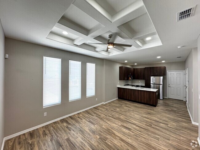 Building Photo - 4008 La Vista Ave
