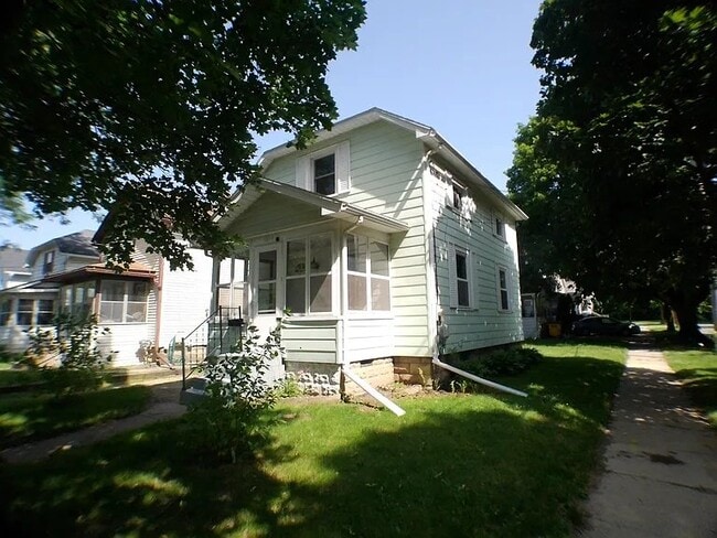 Building Photo - 1614 Floral Ave