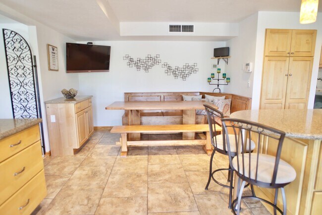 Foto del edificio - 4 Bedroom Furnished in Catalina Foothills with Pool