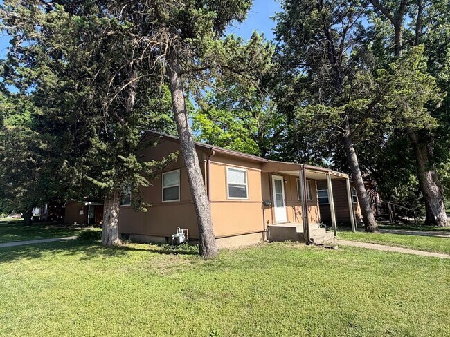 Foto del edificio - Central Ames Single-Family Home-Available August 1st