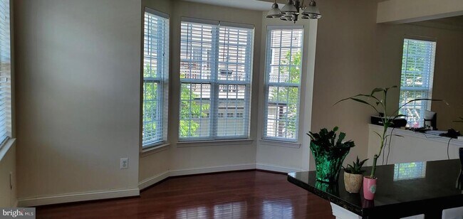 Foto del edificio - 12425 Horseshoe Bend Cir