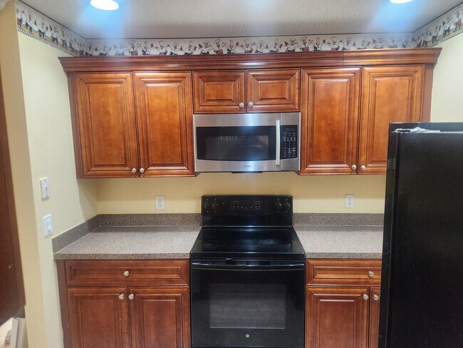 Foto del edificio - 5231 Pine Abbey Dr S