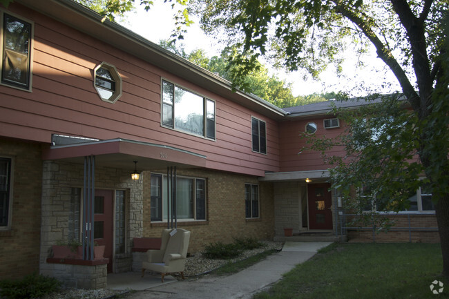 Building Photo - Farley Arms apartments