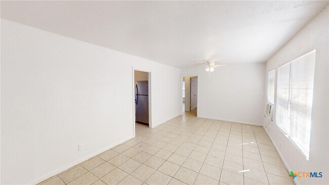 Building Photo - 1903 Duncan Ave