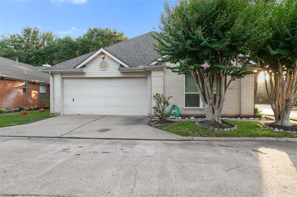 Foto principal - 10335 Emerald Oaks Dr