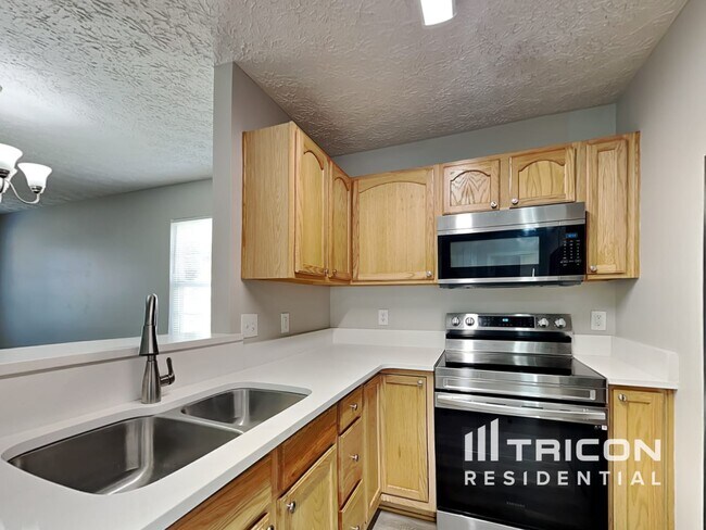 Foto del edificio - 5805 Forest Point Rd