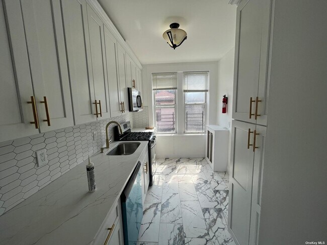 Foto del edificio - 4611 Snyder Ave