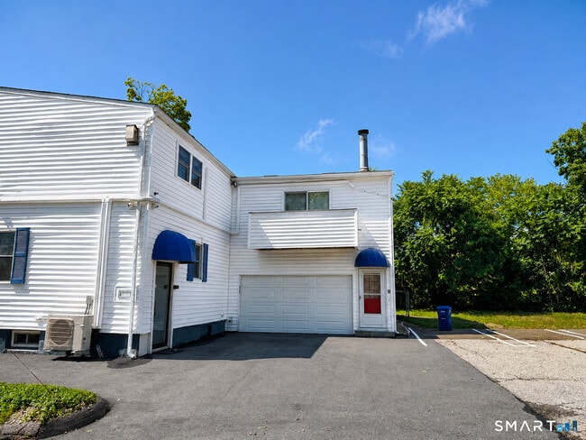 Building Photo - 311 Racebrook Rd