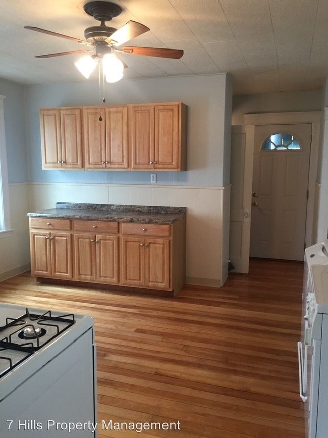 Building Photo - 2 br, 1 bath Apartment - 638 Grafton Street