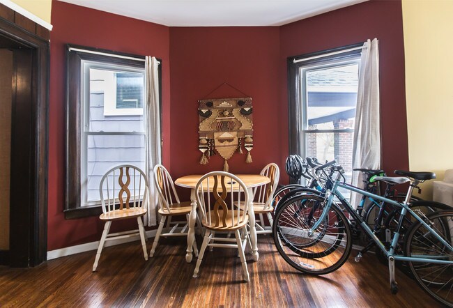 Living Room - 76 Greenfield St