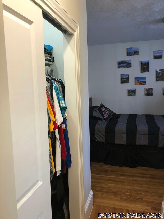 Building Photo - 62 W Cedar St