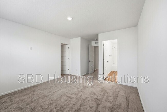Building Photo - 8810 SW 10th St