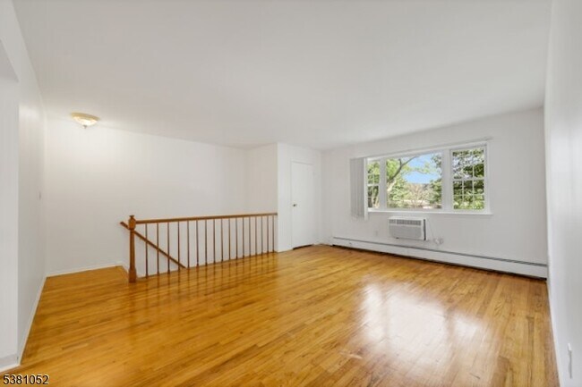 Foto del edificio - 1285 Valley Rd
