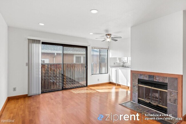 Building Photo - 2 br, 2.5 bath Townhome - 1494 Douglas St,...