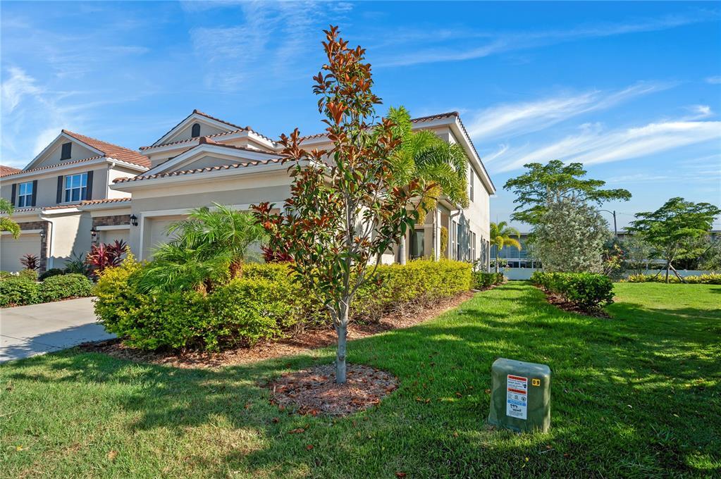 Foto principal - 499 53rd Ave N