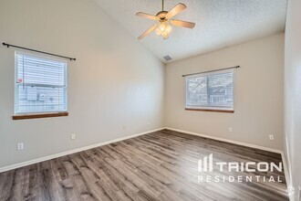 Building Photo - 995 Cobblestone Dr
