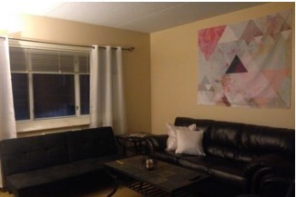 Foto principal - 141 S Garner St