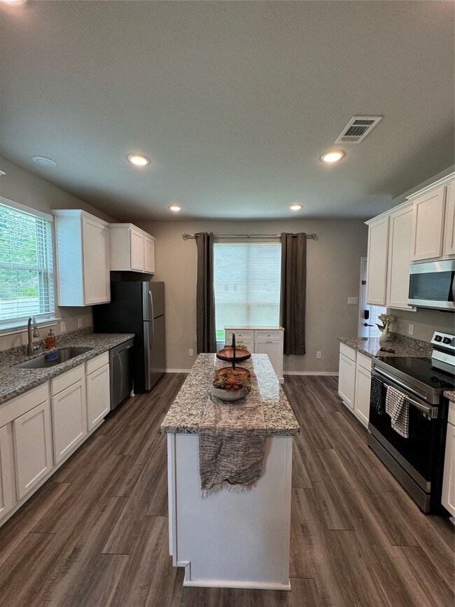 Building Photo - 710 Crystal River