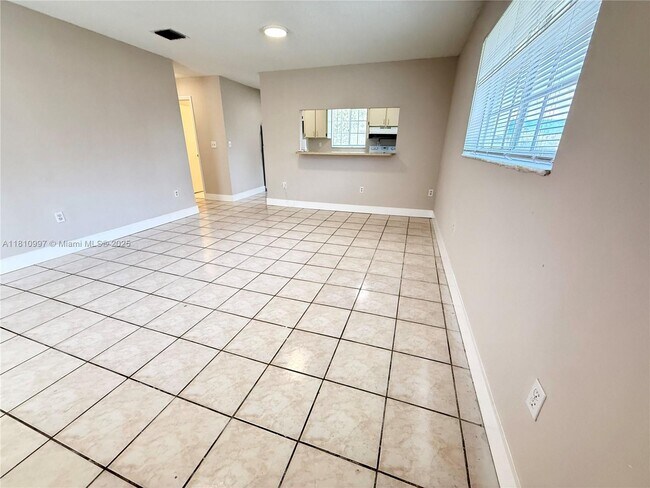 Foto del edificio - 800 SW 10th Ave