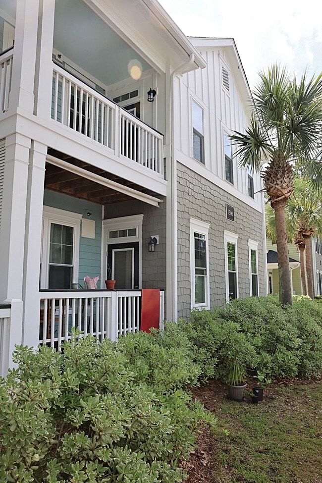 Building Photo - 1225 Blakeway St
