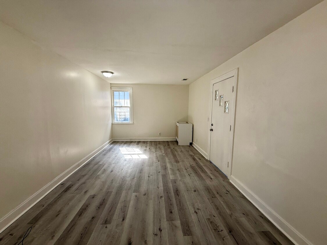 Foto principal - 410 W 46th St