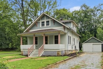 Building Photo - 11 1st St