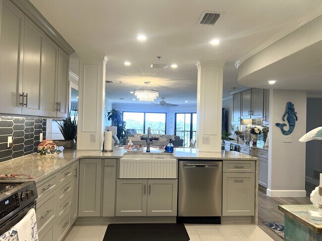 Building Photo - 7302 Jessie Harbor Dr