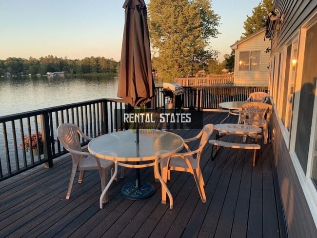 Foto del edificio - 4 bedroom in Bernhards Bay NY 13028