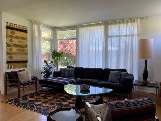 Living Room - 3565 Moore St