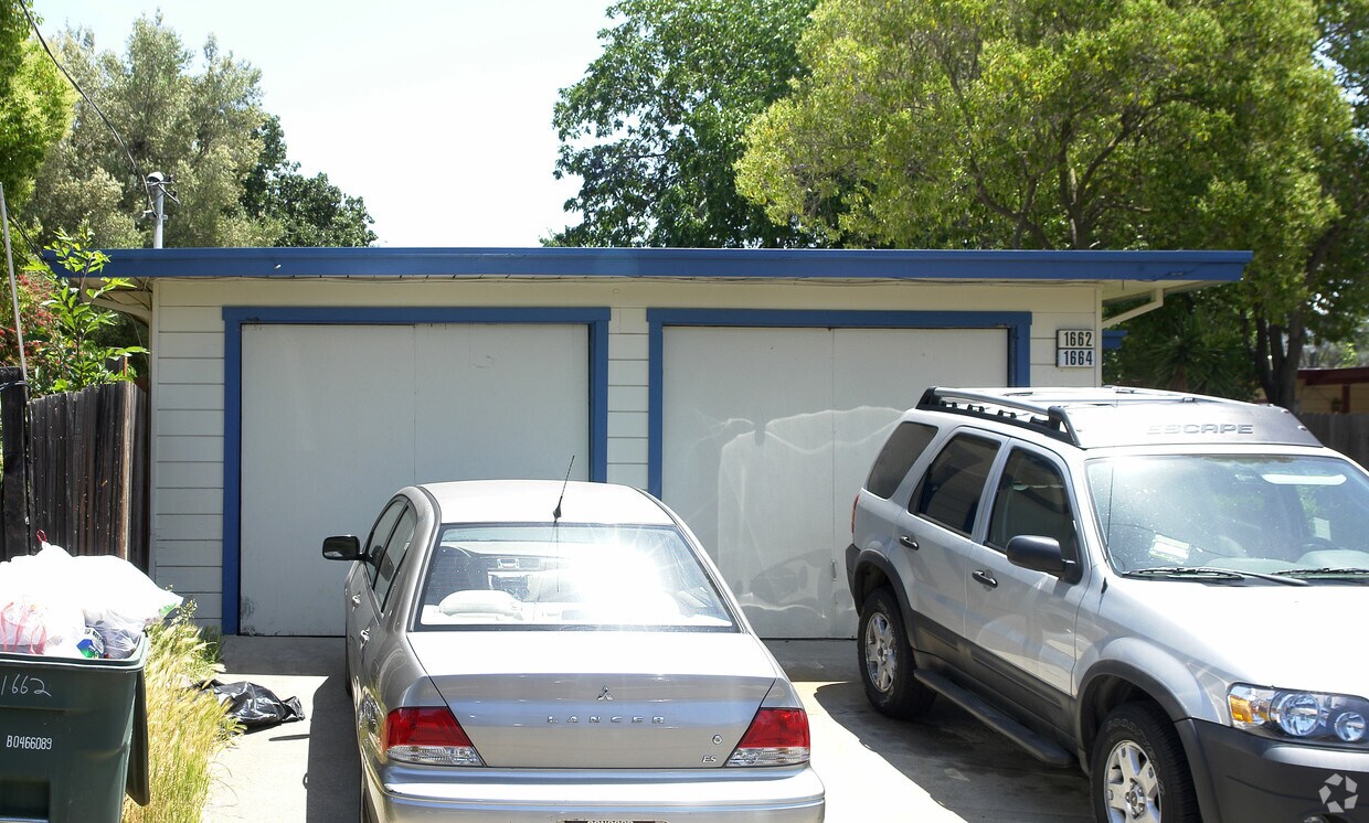 Foto del edificio - 1662-1664 Deardorff Ln
