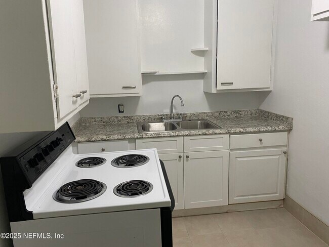 Foto del edificio - 3139 Cecelia St