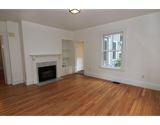 Building Photo - 4 Washburn Pl