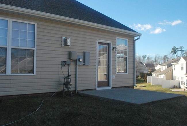 Building Photo - 8814 Providence Knoll Mews