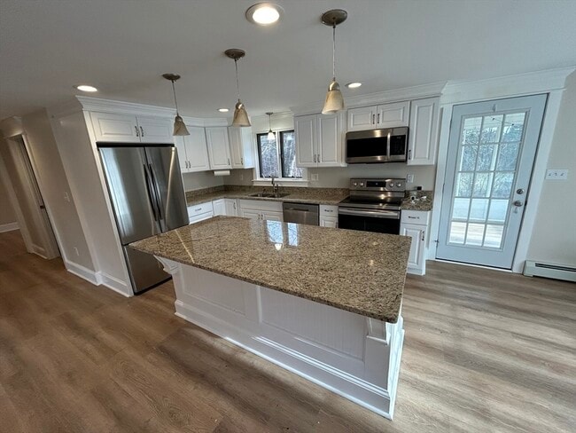 Foto del edificio - 256 Old Webster Rd