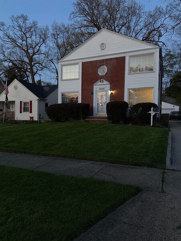 Primary Photo - 2059 12th St