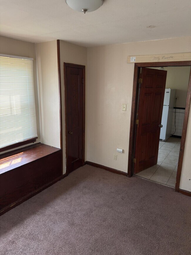 Building Photo - 7046 Manette Dr