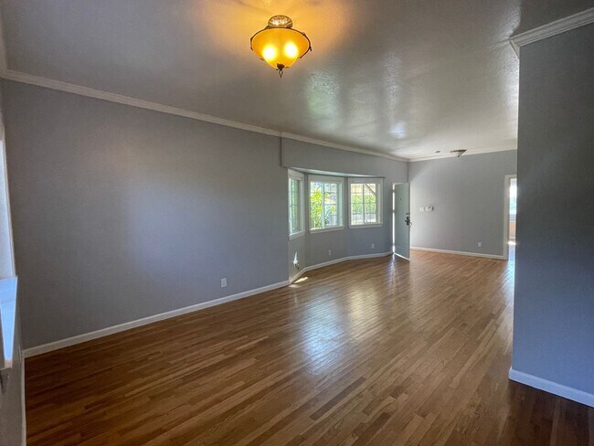 Foto del edificio - ~Berkeley School District~ Single Family Home - Huge Backyard!