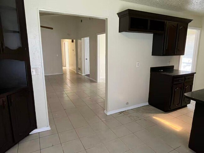 Foto del edificio - Great 3 Bedroom 2 Bathroom in Plano!