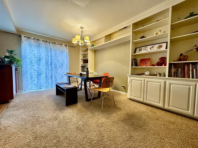 Building Photo - 11093 Firethorne Dr