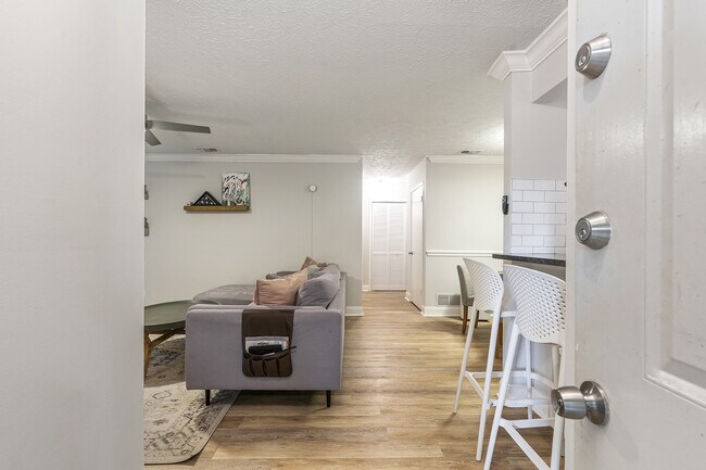 Photo - 6800 Glenridge Dr Apartment