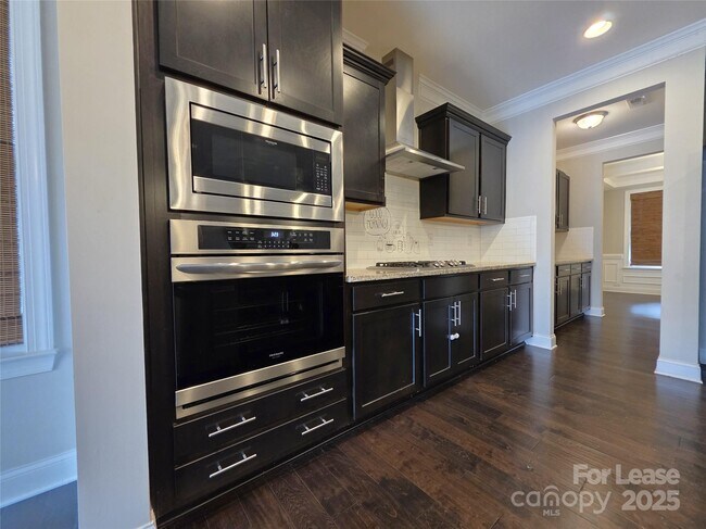 Foto del edificio - 11210 Streamwood Ln NW