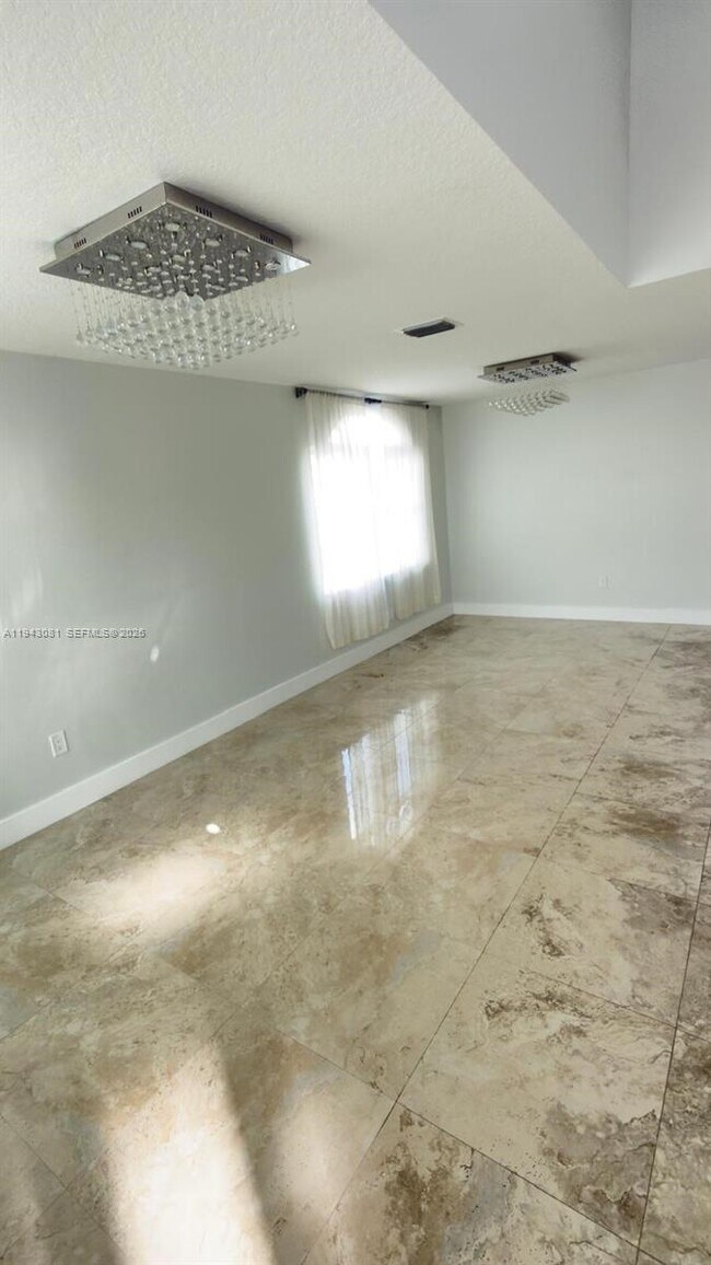 Foto del edificio - 11783 NW 1st St