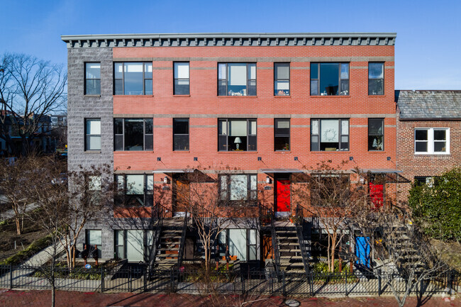 Building Photo - 1400 K St SE