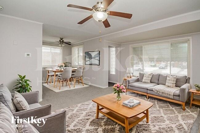 Foto del edificio - 14525 Dobson Ave