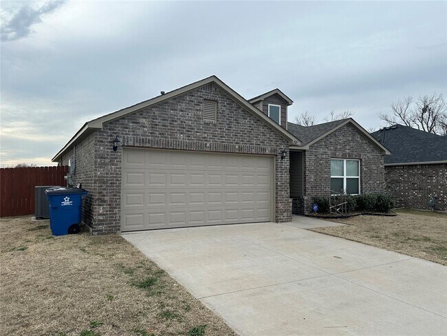 Building Photo - 205 Klare Ct