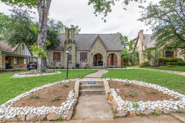 Foto del edificio - 5347 Ridgedale Ave