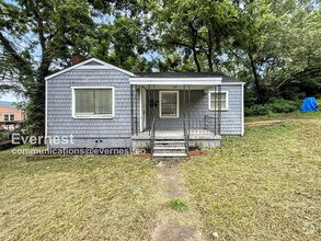 Building Photo - 618 Brunson Ave