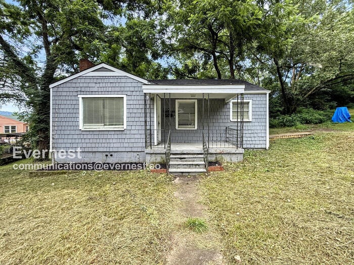 Primary Photo - 618 Brunson Ave