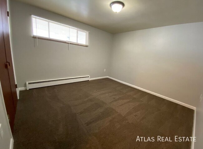 Building Photo - 835 E San Miguel St