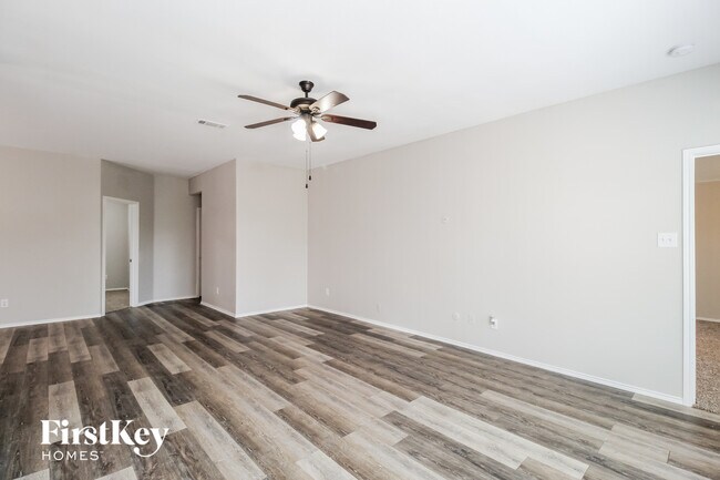 Foto del edificio - 1450 Waldrop Dr
